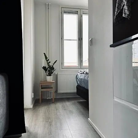 아파트 Moderni Yksioe Parvekkeella,, Erinomainen Sijainti 헬싱키