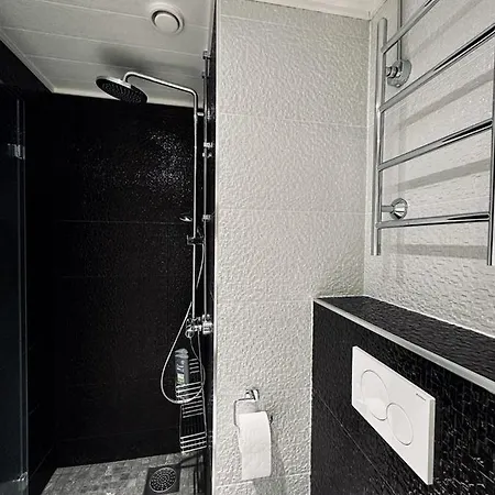 아파트 Moderni Yksioe Parvekkeella,, Erinomainen Sijainti